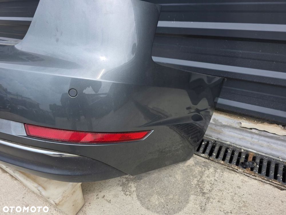 ZDERZAK TYŁ KOMPLETNY AUDI A4 B9 SEDAN LX7R 4X PDC HAK ORYGINAŁ DO POPRAWY - 3