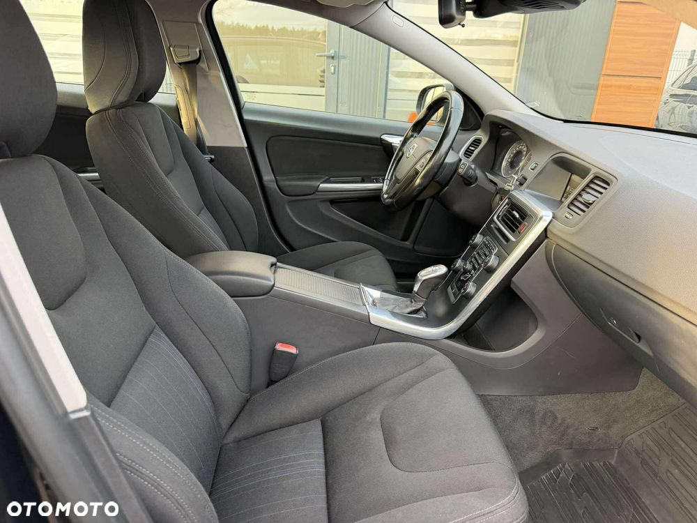 Volvo V60 D3 Geartronic Summum - 11