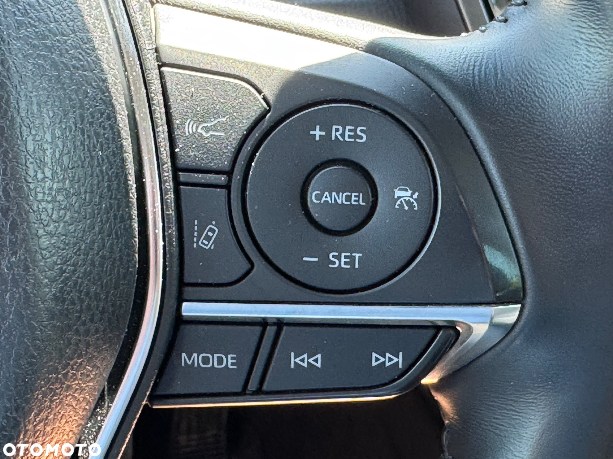 Toyota Camry 2.5 Hybrid Executive CVT - 33