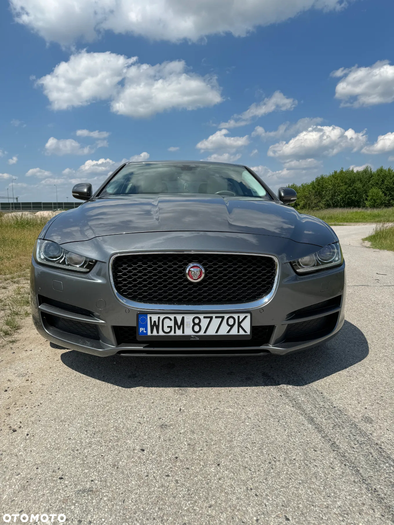 Jaguar XE S - 26
