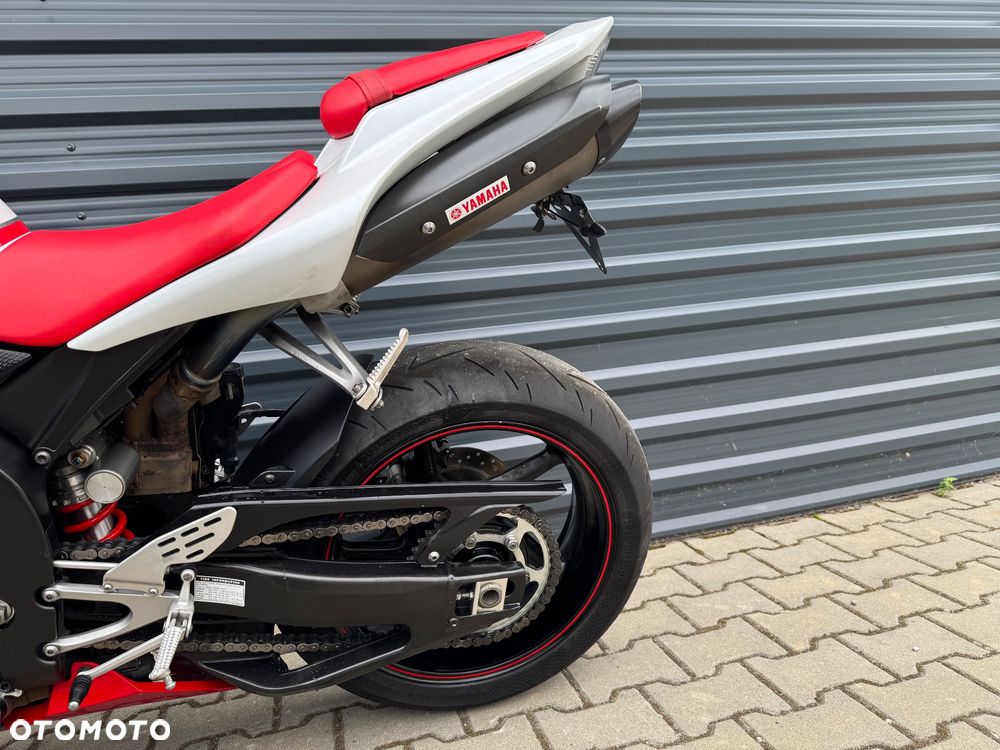 Yamaha R1 - 19