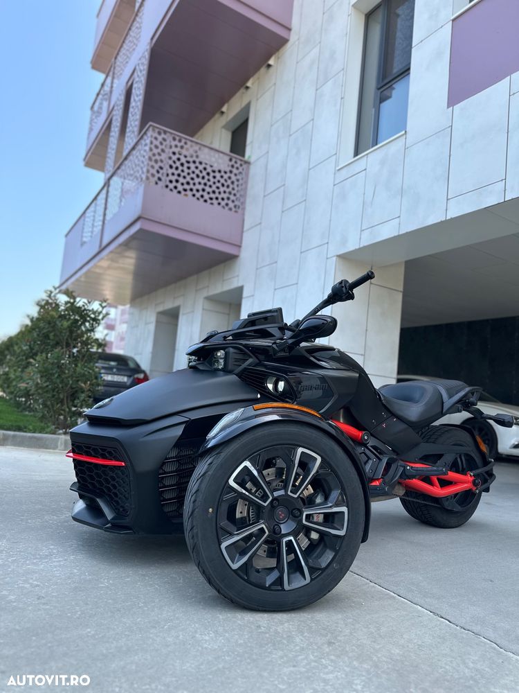 Can-Am Spyder - 13