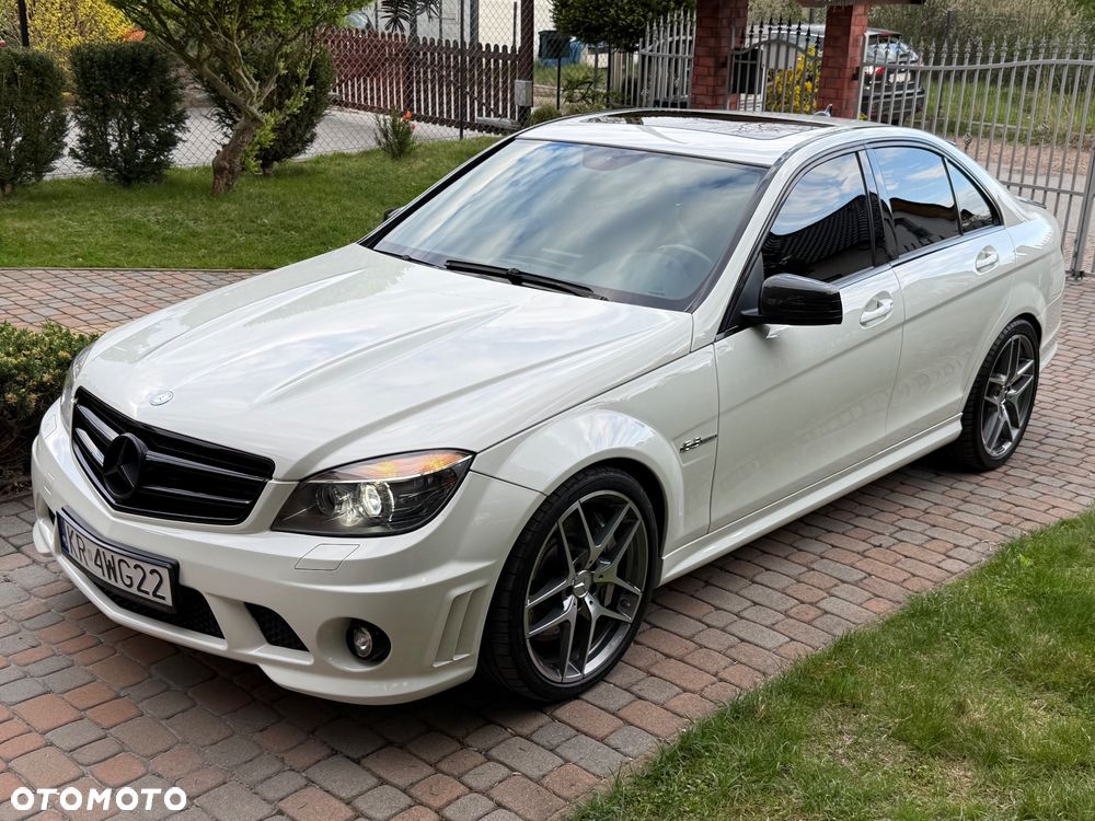 Mercedes-Benz Klasa C 63 AMG 7G-TRONIC - 32
