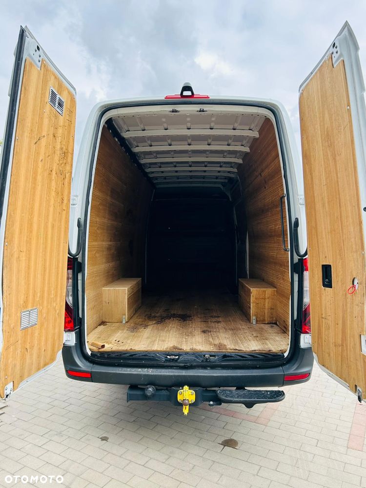 Mercedes-Benz Sprinter - 16