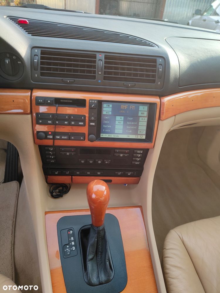 BMW Seria 7 740d - 23
