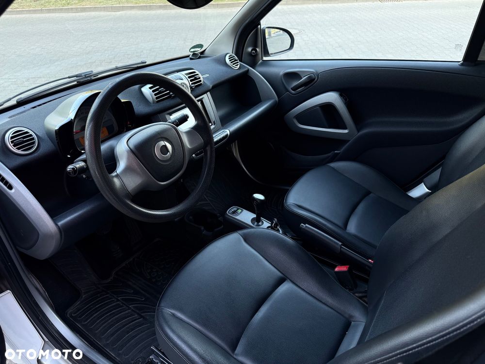 Smart Fortwo softouch black&white limited micro hybrid drive - 8