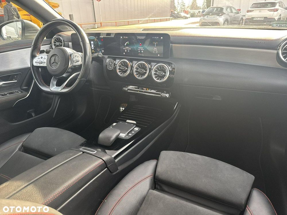 Mercedes-Benz CLA - 21