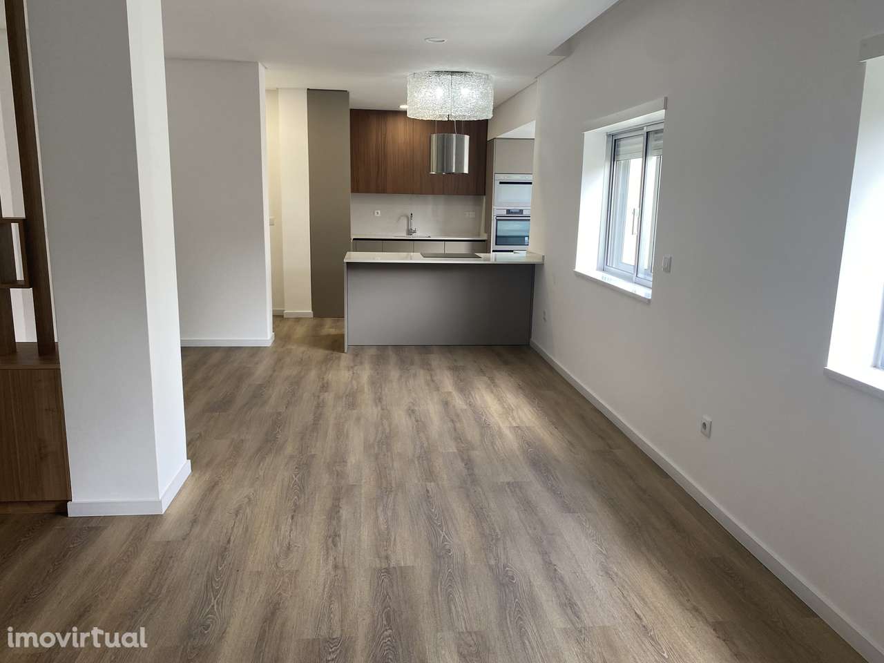 T4 Novo com garagem, varanda e ar condicionado - Grande imagem: 2/35