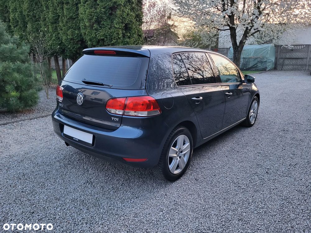 Volkswagen Golf - 6