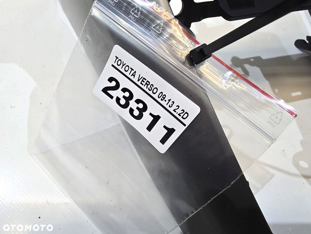 osłona konsoli tunel środkowy świateł toyota verso 09r - 6
