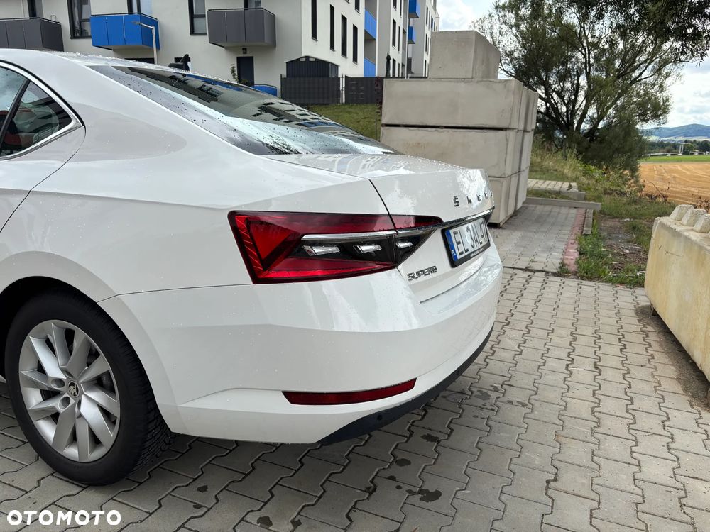 Skoda Superb 2.0 TDI SCR Ambition - 4