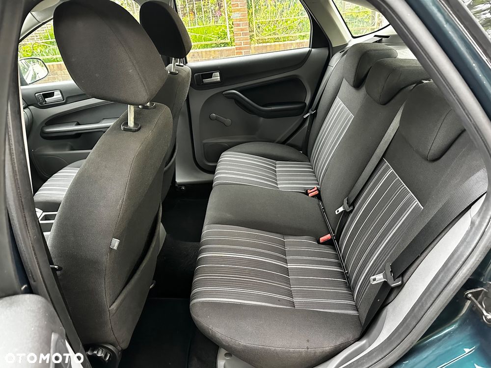 Ford Focus 1.4 16V Fun - 13