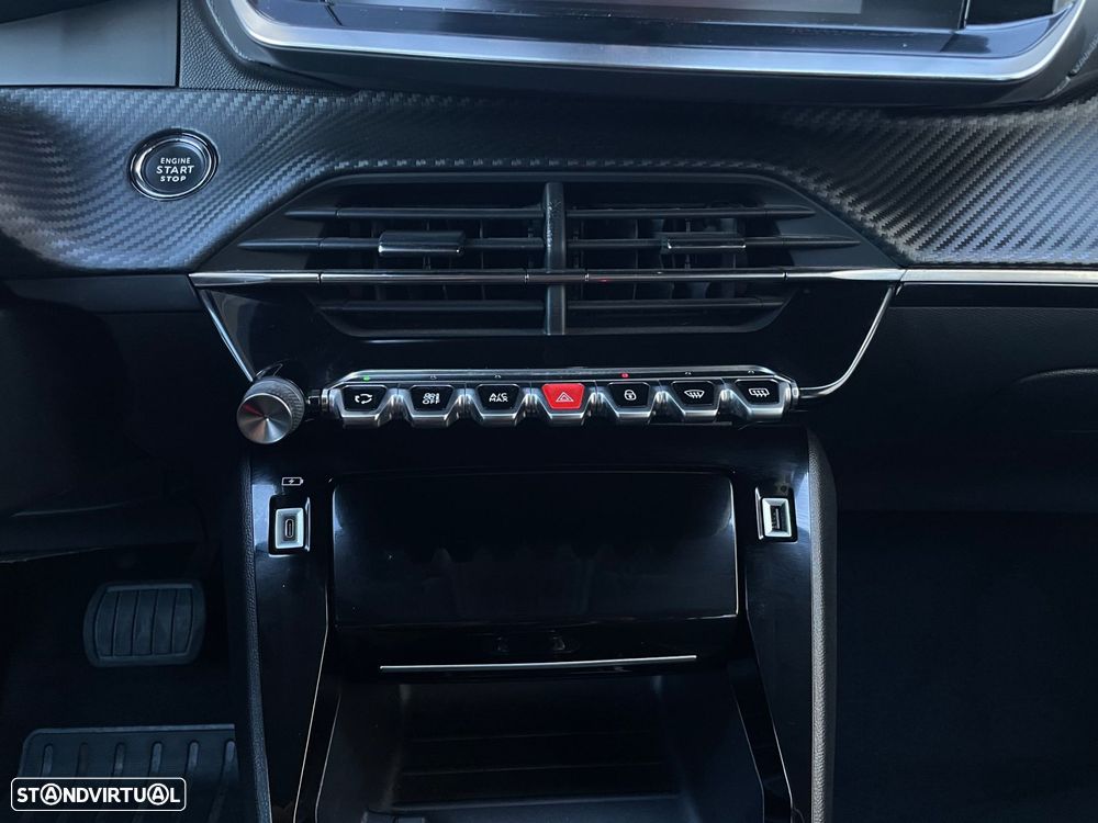 Peugeot 2008 1.2 PureTech Allure EAT8 - 14
