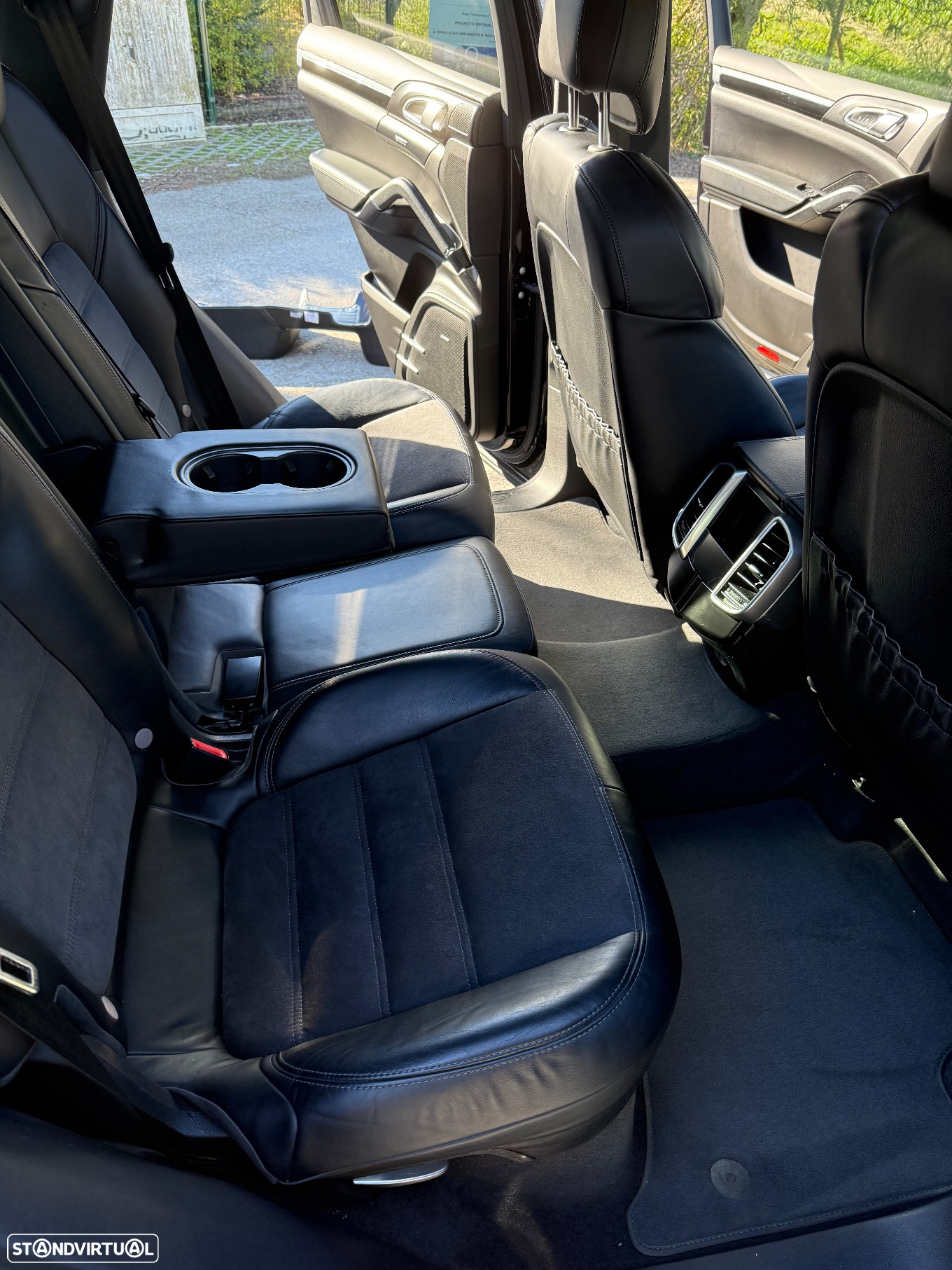 Porsche Cayenne Platinum Edition - 16