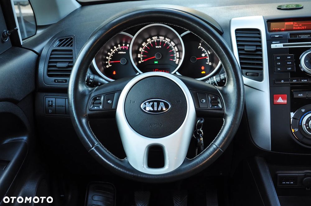 Kia Venga 1.4 S - 11