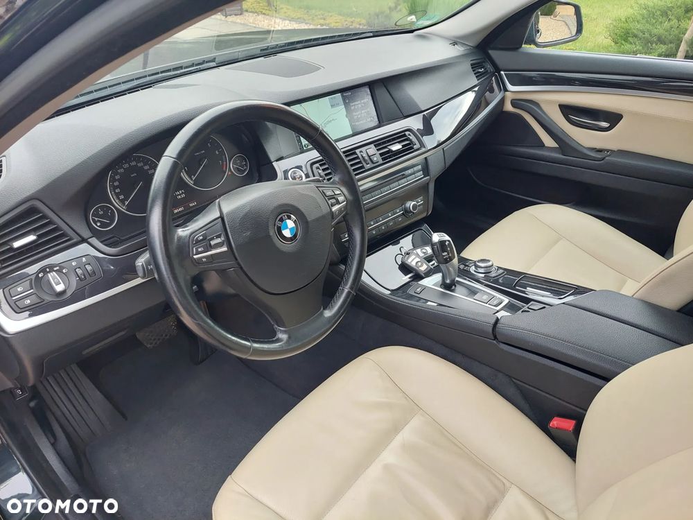BMW Seria 5 528i Sport-Aut - 27
