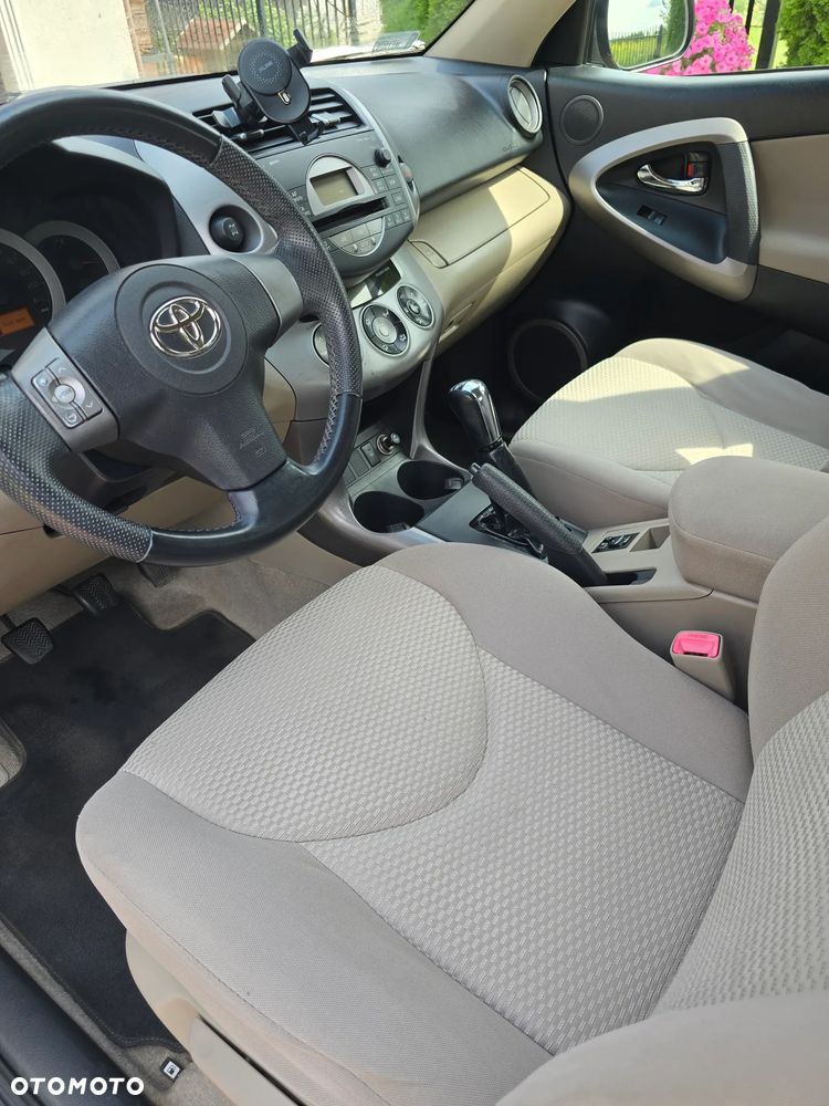 Toyota RAV4 2.0 VVT-i Sol - 16