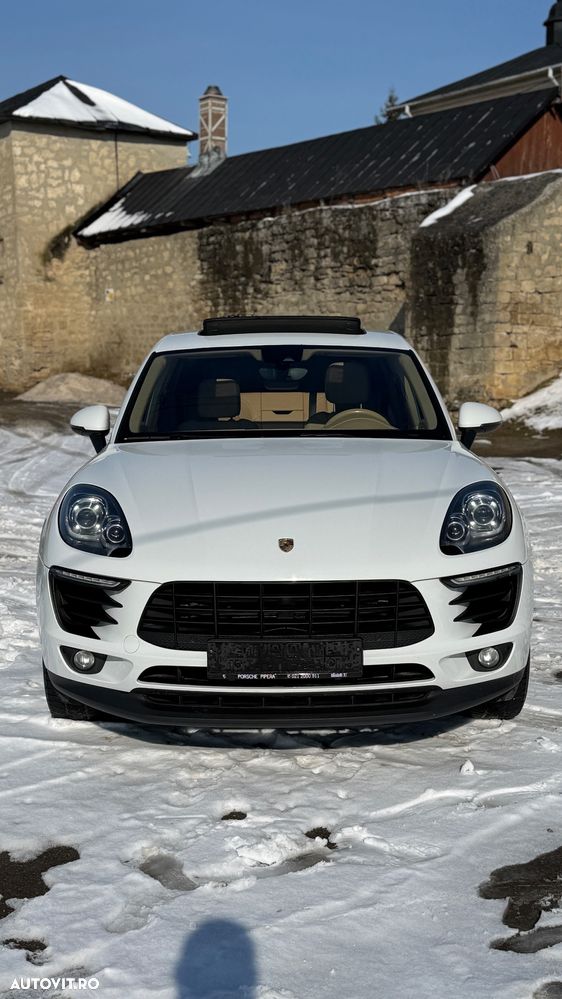 Porsche Macan - 1