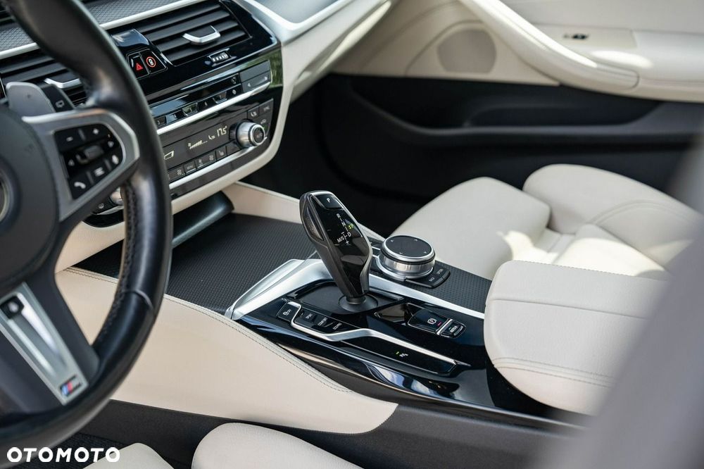 BMW Seria 5 530i xDrive mHEV M Sport sport - 23