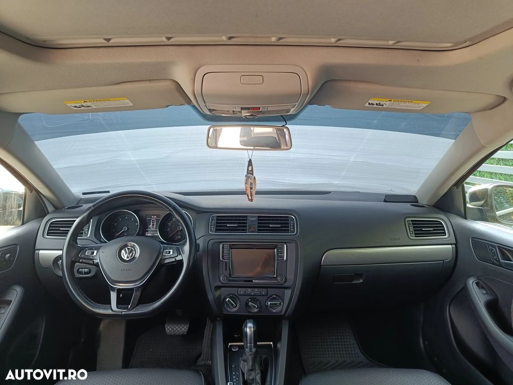 Volkswagen Jetta - 16