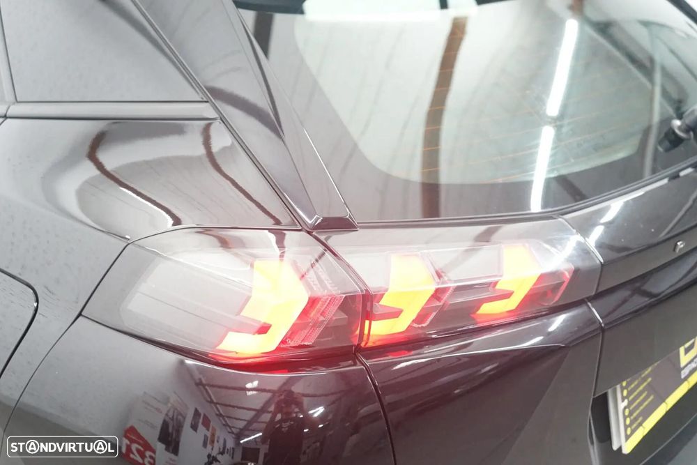 Peugeot 2008 1.2 PureTech Allure - 13