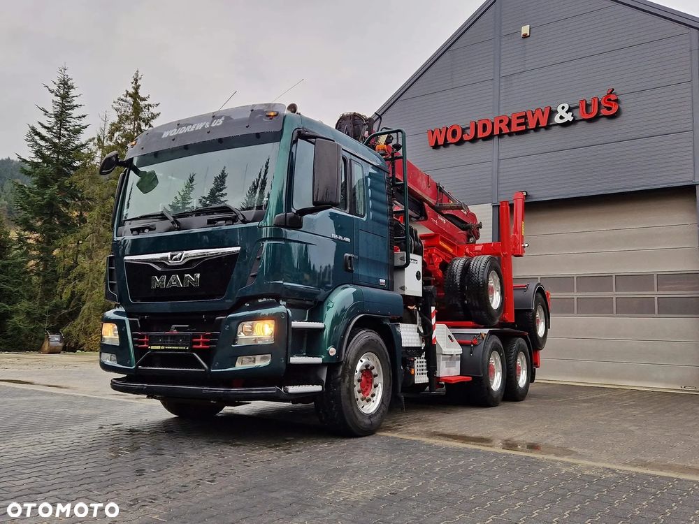 MAN do drewna drzewa lasu kłoda stos naczepa doll - 3