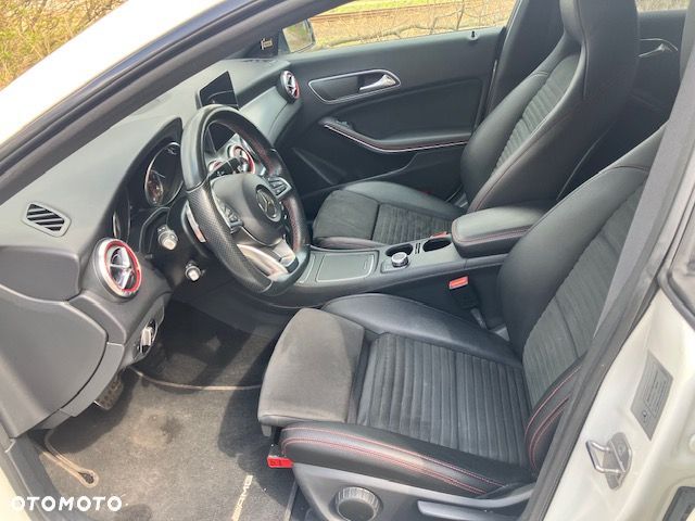 Mercedes-Benz CLA 200 7G-DCT AMG Line - 9