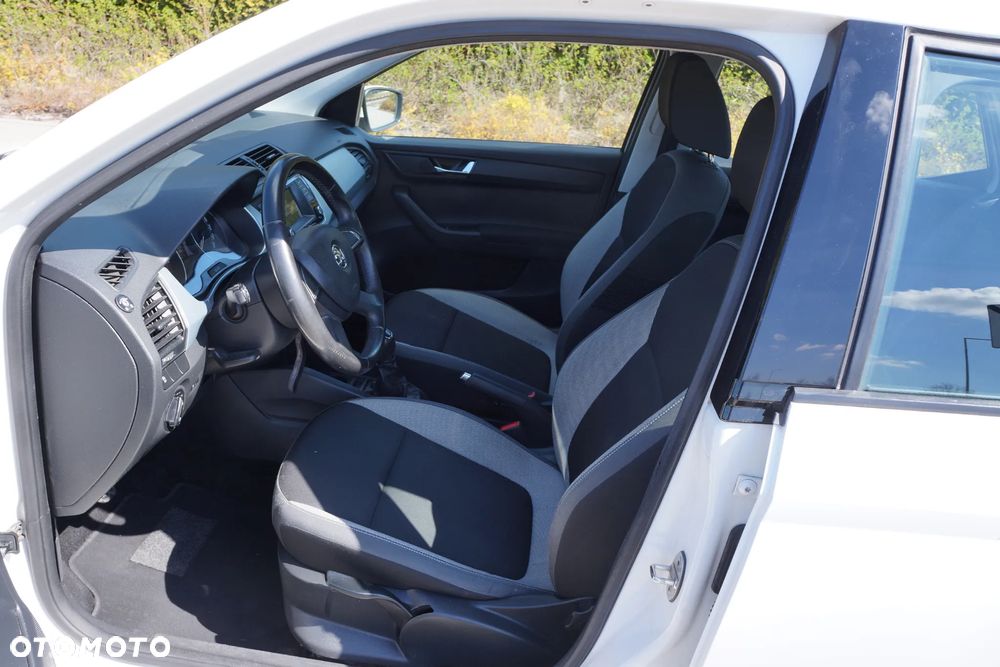 Skoda Fabia 1.0 Style Color - 8