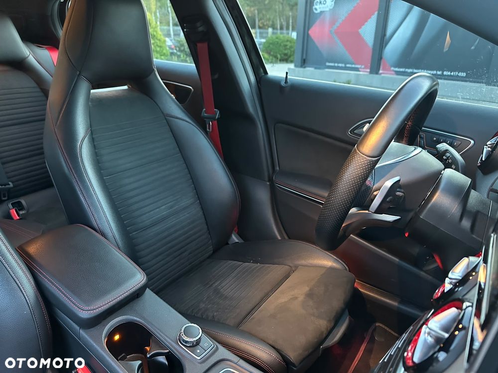 Mercedes-Benz GLA AMG 45 4Matic AMG Speedshift 7G-DCT AMG Night Edition - 34