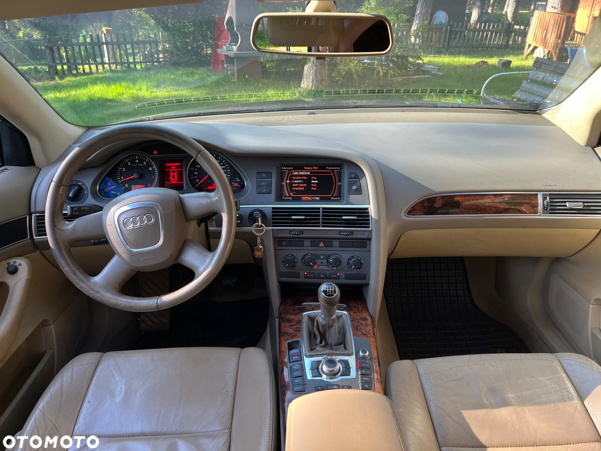 Audi A6 2.4 - 16