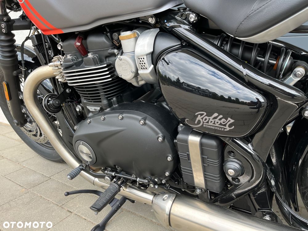 Triumph Bonneville Bobber - 8