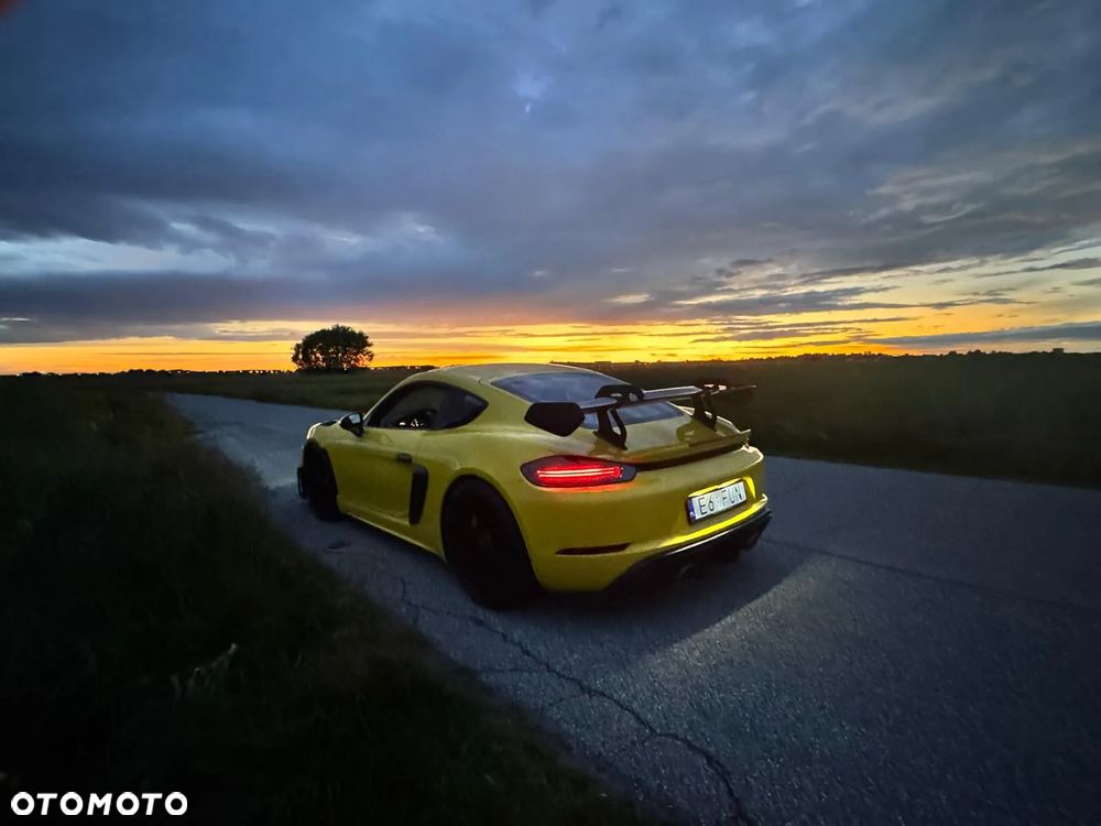 Porsche 718 Cayman - 26