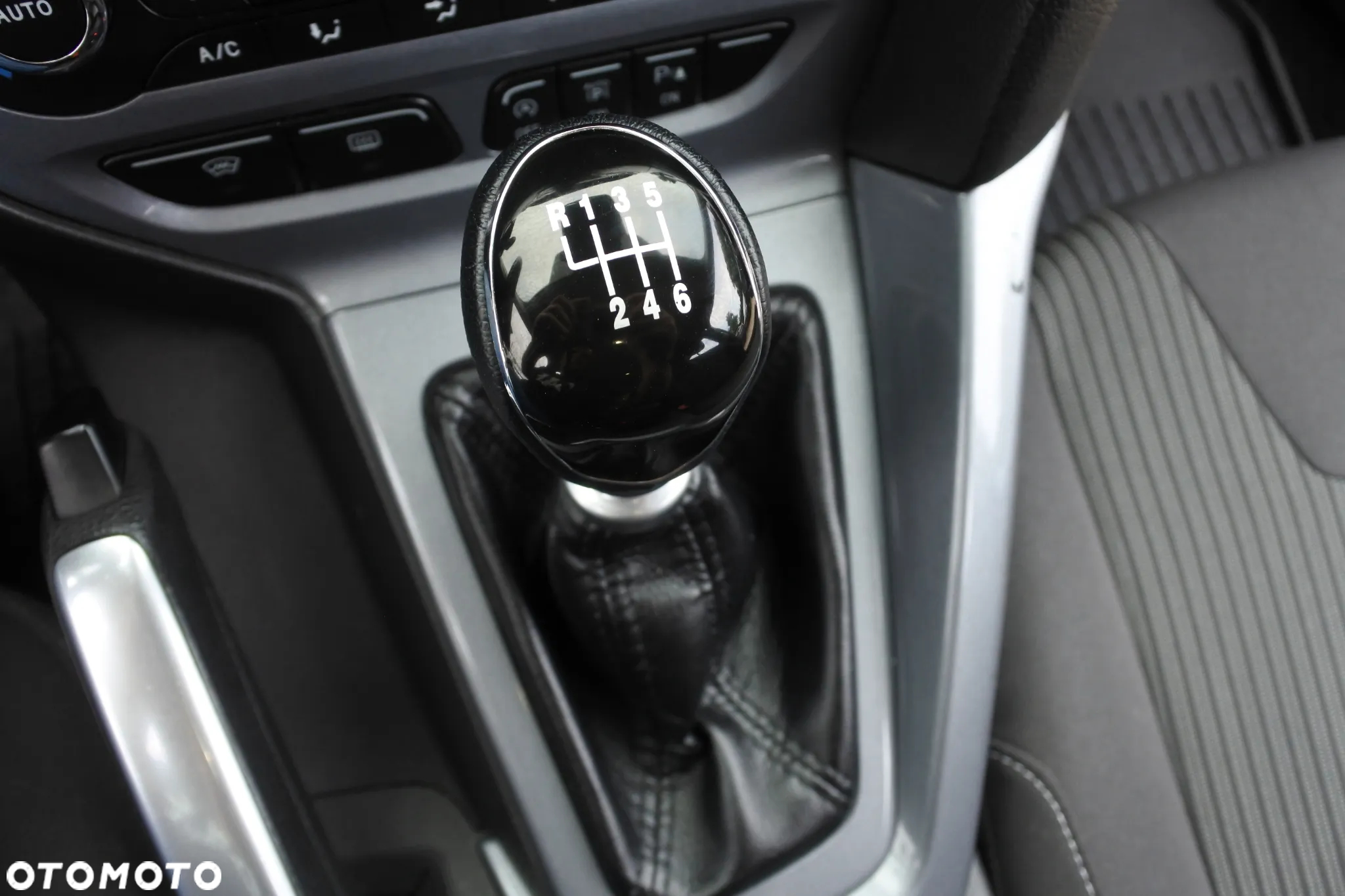 Ford Focus 1.6 EcoBoost Titanium - 17