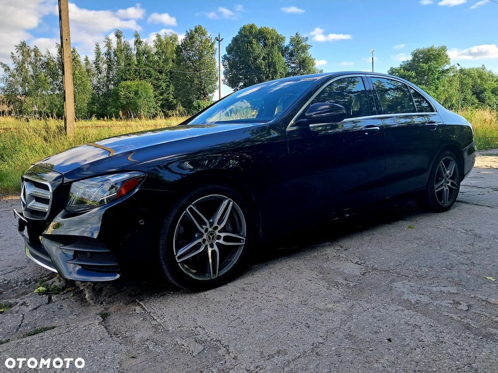 Mercedes-Benz Klasa E 300 9G-TRONIC AMG Line - 3