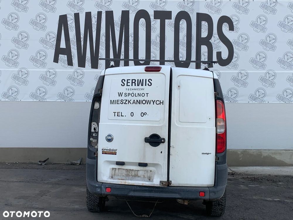 FIAT DOBLO 2007 *SAMOCHÓD NA CZĘŚCI* 3280 MASKA, LAMPA, DRZWI, LUSTERKO, ZDERZAK, GRILL, BŁOTNIK, KLAPA, BELKA, DESKA, FOTELE, KANAPA, ĆWIARTKA, KIEROWNICA, TARCZE, ZACISKI, ZAWIESZENIE, KOMPLETNY PRZÓD, KOMPLETNY TYŁ, LICZNIK, ZEGARY, PRAWE LEWE PRZÓD TYŁ - 4