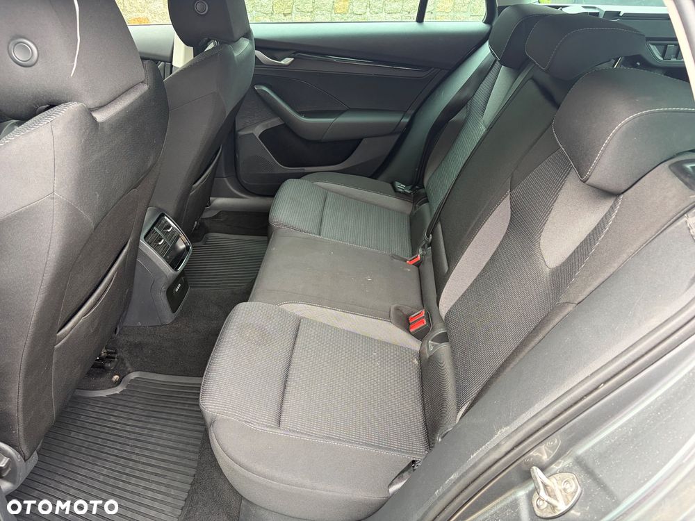 Skoda Octavia 2.0 TDI Drive Selection DSG - 19