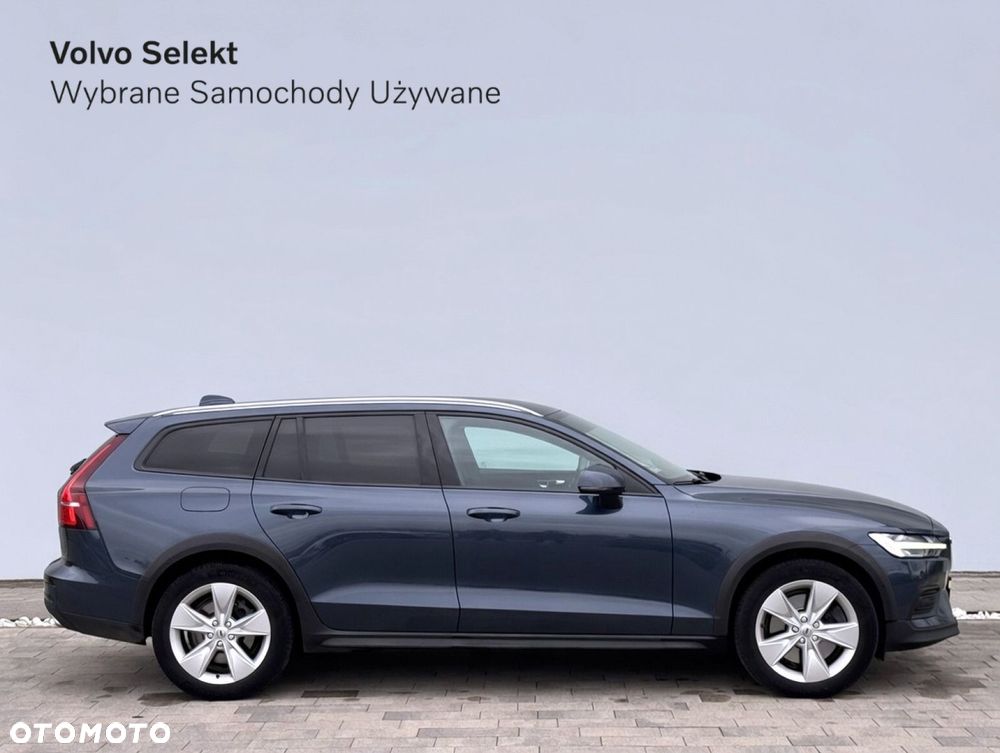 Volvo V60 Cross Country - 4