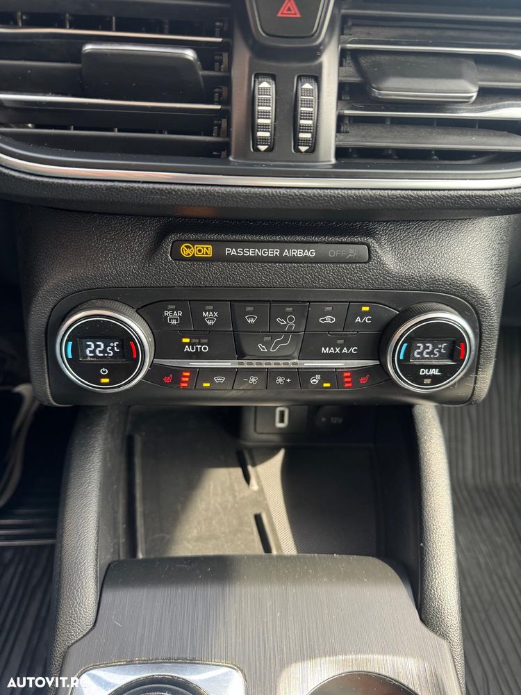Ford Focus 1.5 EcoBlue Titanium - 11