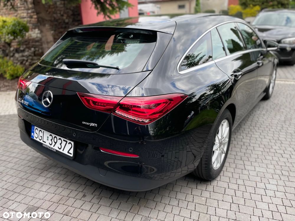 Mercedes-Benz CLA 180 AMG Line - 10