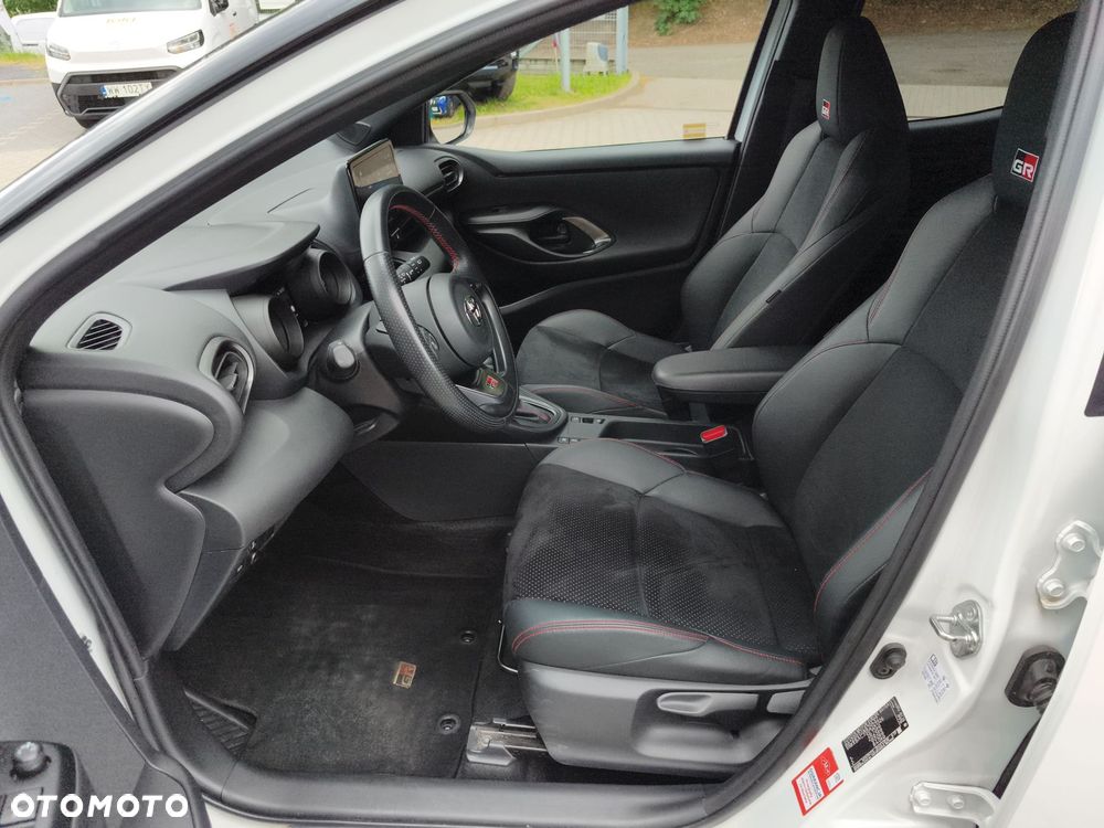 Toyota Yaris - 16