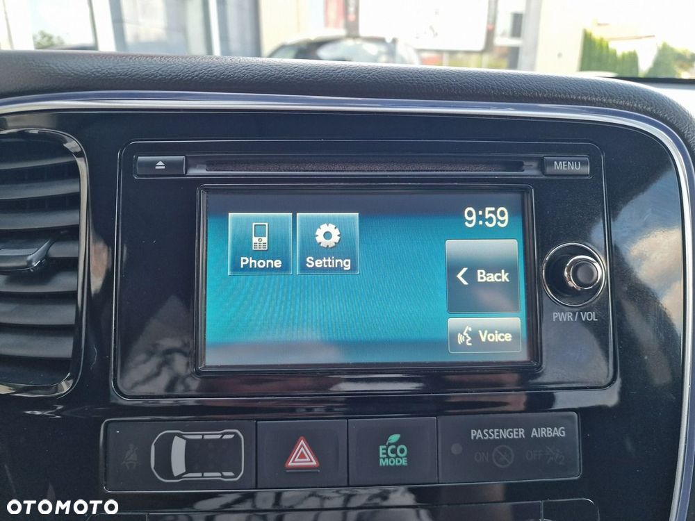 Mitsubishi Outlander - 24