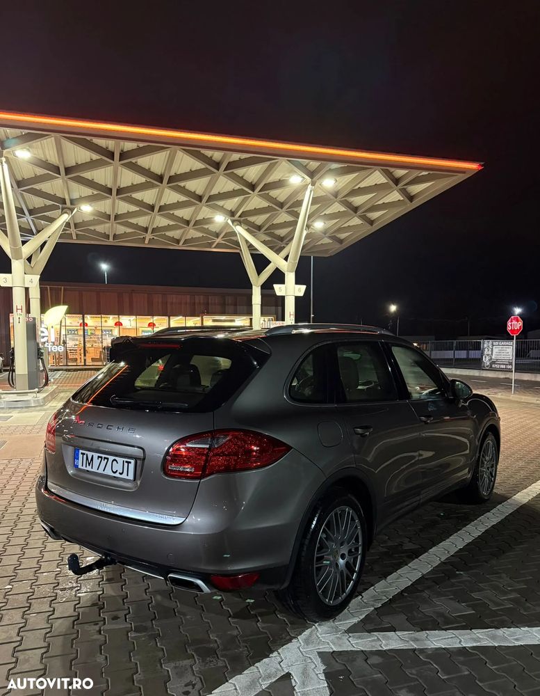 Porsche Cayenne - 12