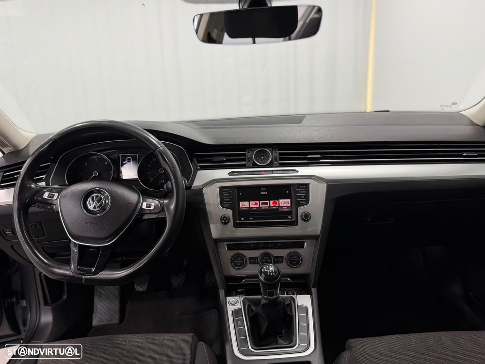VW Passat 1.6 TDI BlueMotion - 8