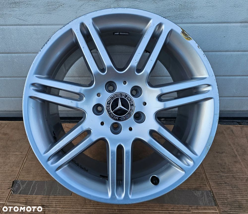 (F111) Mercedes-Benz OE Klasa C W203 / 8,5Jx17 ET34 5x112 / A2034014802 - 1