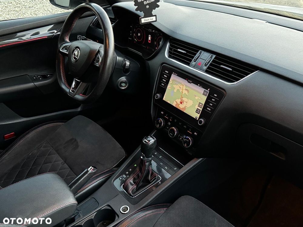 Skoda Octavia 2.0 TDI 4x4 DSG RS - 32