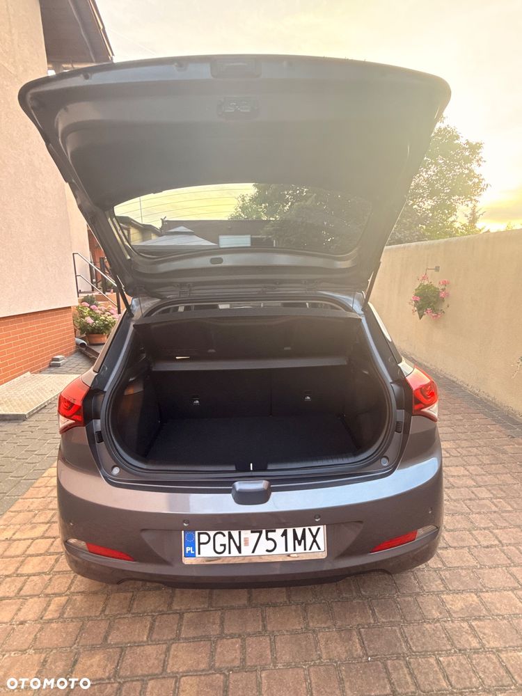 Hyundai i20 1.4 Premium - 9