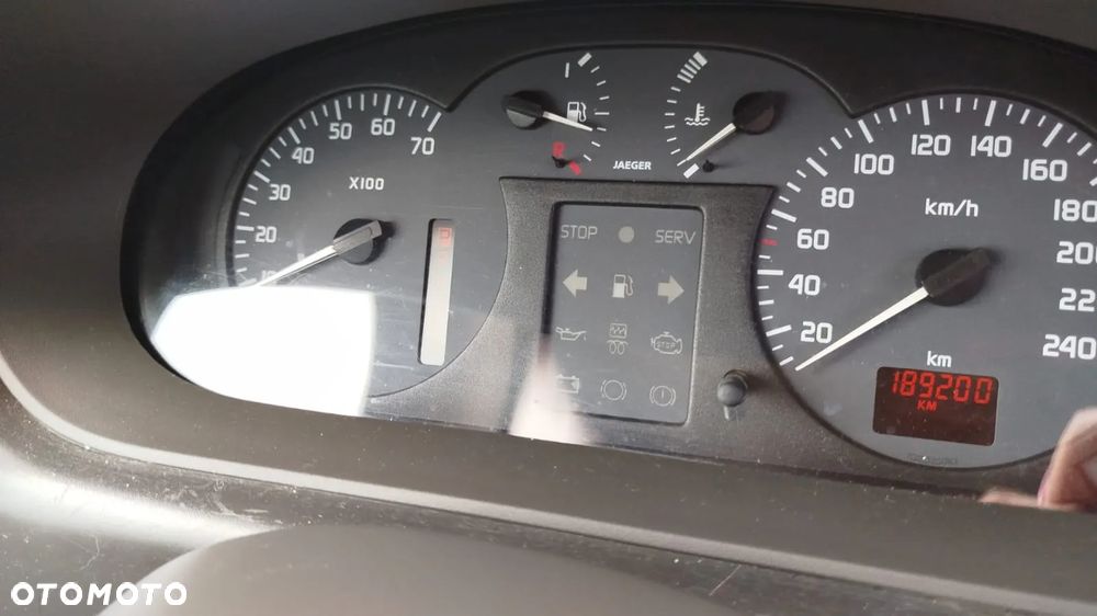 Renault Scenic ver-1-6-16v-exa - 13