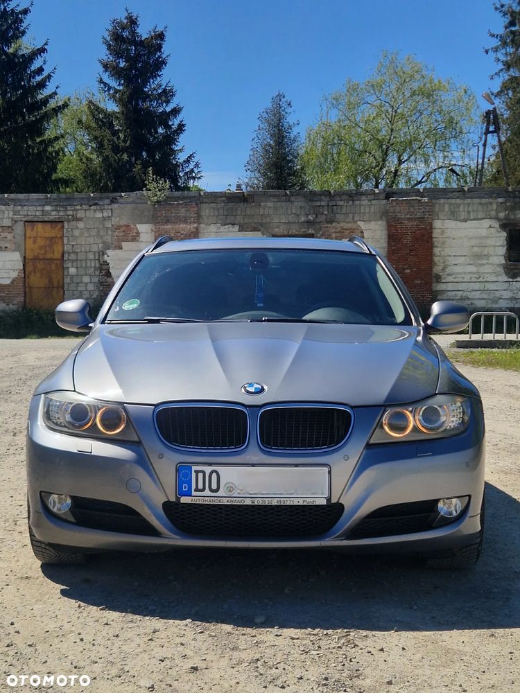 BMW Seria 3 318i - 1