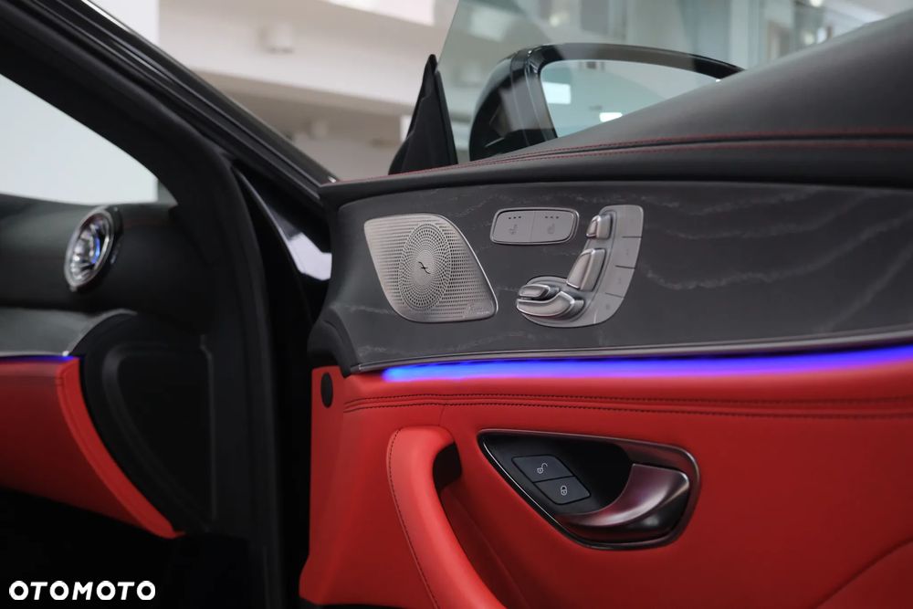 Mercedes-Benz AMG GT 63 4Matic+ Speedshift MCT 9G - 33