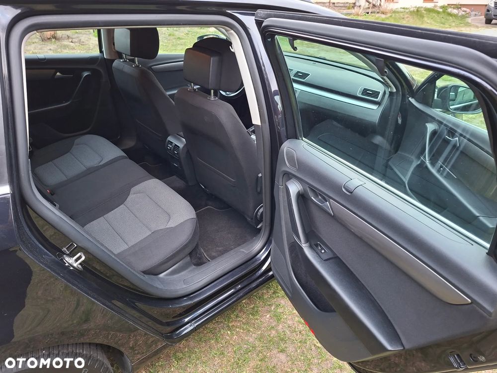 Volkswagen Passat 2.0 TDI Comfortline - 16